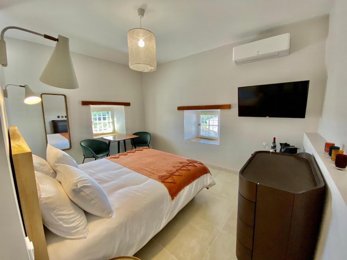 La Maison Des Vendangeurs - Table D'Hotes Le Soir Du Jeudi Au Dimanche- Jacuzzi - Balneo Spa - Acces Piscine Pour Toutes Les Chambres Sauf Studio Coquet- Piscine De Mai A Mi-Octobre Martignargues Exterior foto
