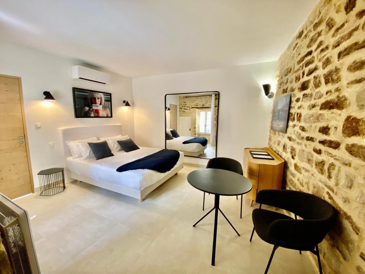 La Maison Des Vendangeurs - Table D'Hotes Le Soir Du Jeudi Au Dimanche- Jacuzzi - Balneo Spa - Acces Piscine Pour Toutes Les Chambres Sauf Studio Coquet- Piscine De Mai A Mi-Octobre Martignargues Exterior foto