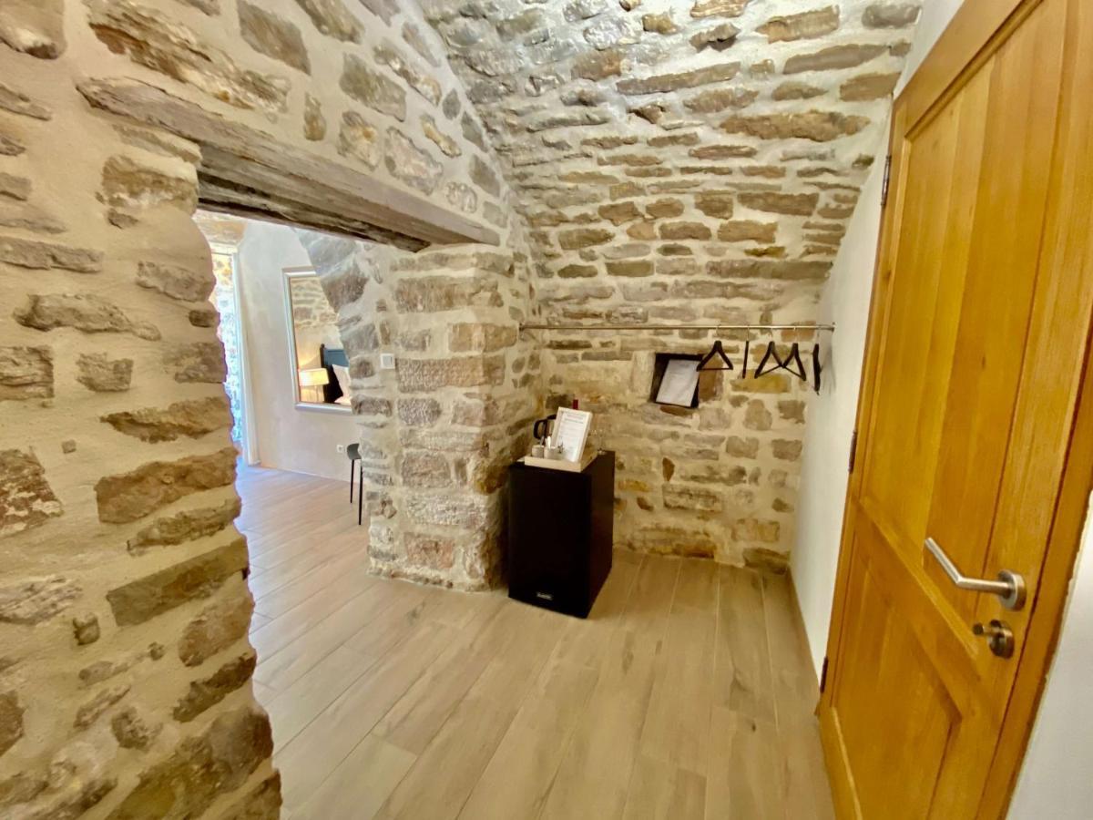 La Maison Des Vendangeurs - Table D'Hotes Le Soir Du Jeudi Au Dimanche- Jacuzzi - Balneo Spa - Acces Piscine Pour Toutes Les Chambres Sauf Studio Coquet- Piscine De Mai A Mi-Octobre Martignargues Exterior foto