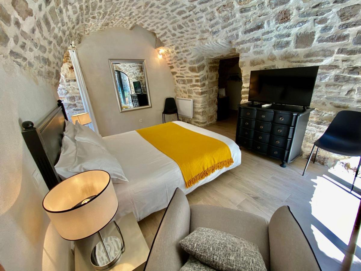La Maison Des Vendangeurs - Table D'Hotes Le Soir Du Jeudi Au Dimanche- Jacuzzi - Balneo Spa - Acces Piscine Pour Toutes Les Chambres Sauf Studio Coquet- Piscine De Mai A Mi-Octobre Martignargues Exterior foto