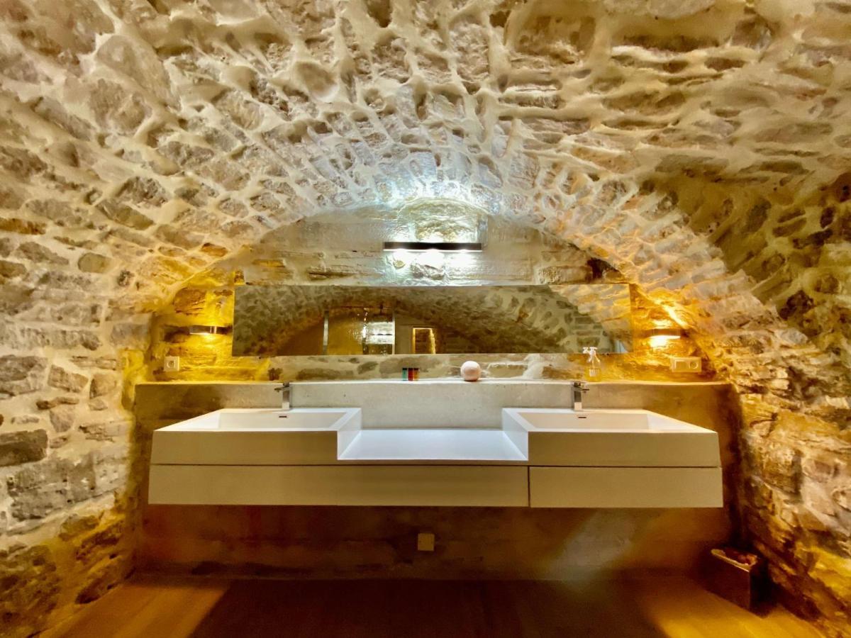 La Maison Des Vendangeurs - Table D'Hotes Le Soir Du Jeudi Au Dimanche- Jacuzzi - Balneo Spa - Acces Piscine Pour Toutes Les Chambres Sauf Studio Coquet- Piscine De Mai A Mi-Octobre Martignargues Exterior foto