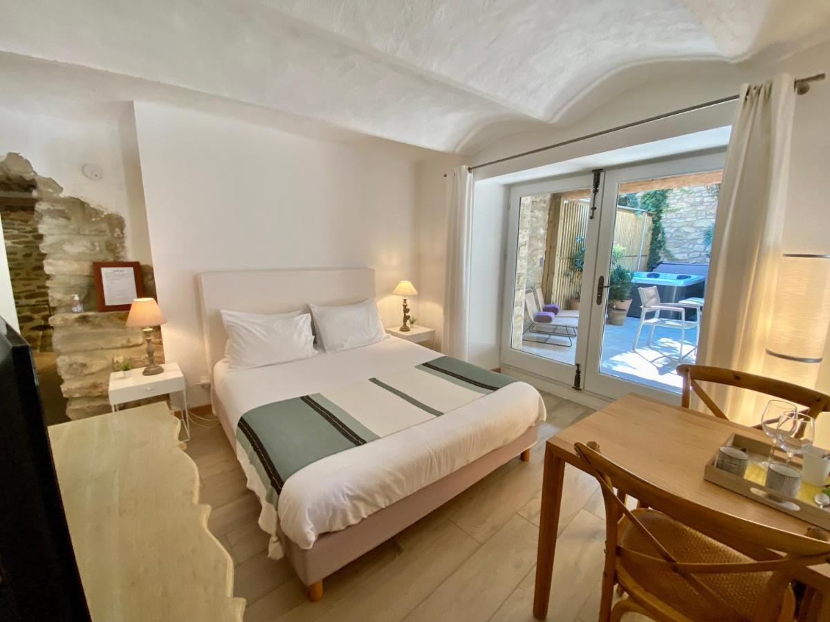 La Maison Des Vendangeurs - Table D'Hotes Le Soir Du Jeudi Au Dimanche- Jacuzzi - Balneo Spa - Acces Piscine Pour Toutes Les Chambres Sauf Studio Coquet- Piscine De Mai A Mi-Octobre Martignargues Exterior foto