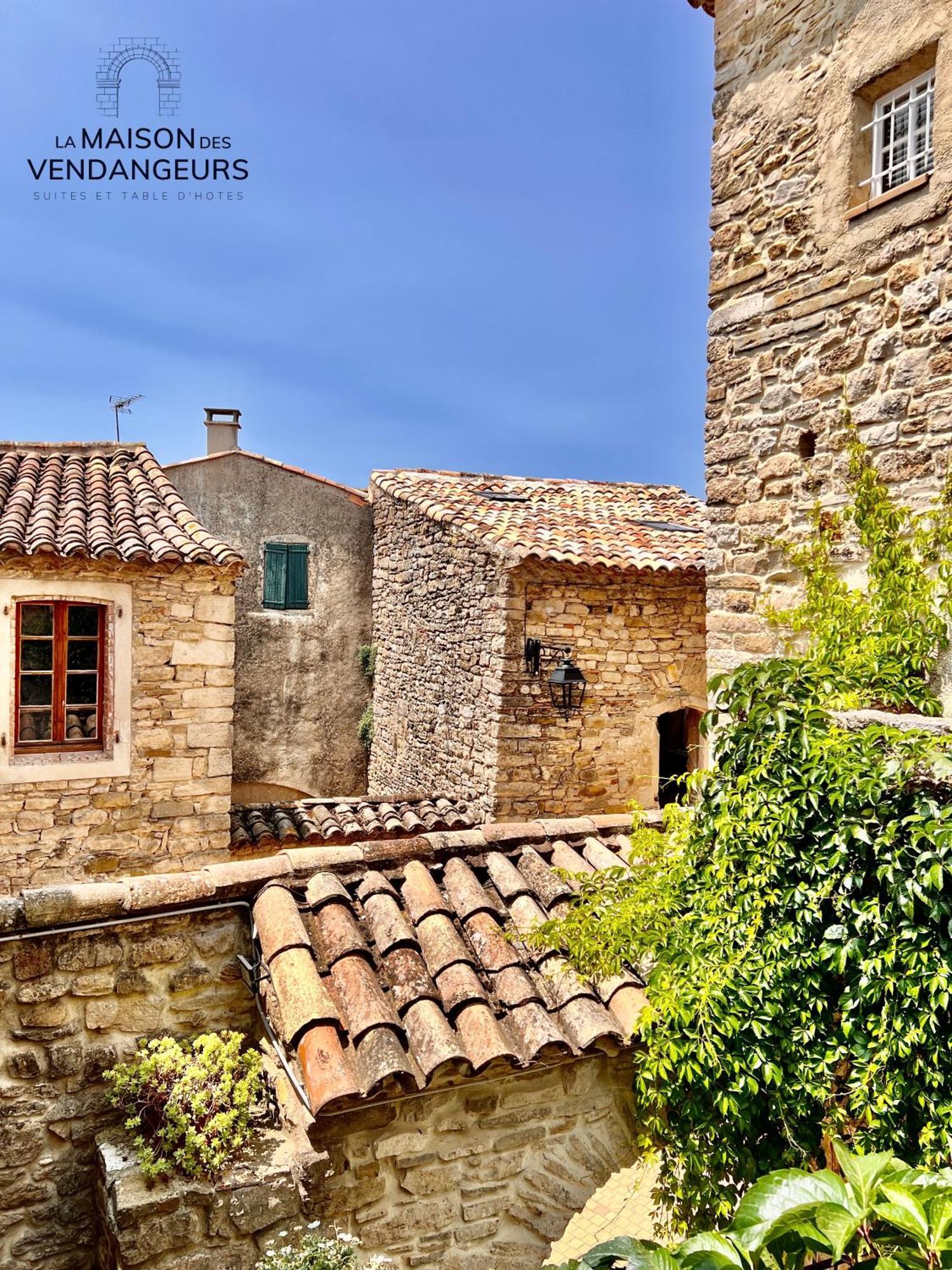 La Maison Des Vendangeurs - Table D'Hotes Le Soir Du Jeudi Au Dimanche- Jacuzzi - Balneo Spa - Acces Piscine Pour Toutes Les Chambres Sauf Studio Coquet- Piscine De Mai A Mi-Octobre Martignargues Exterior foto