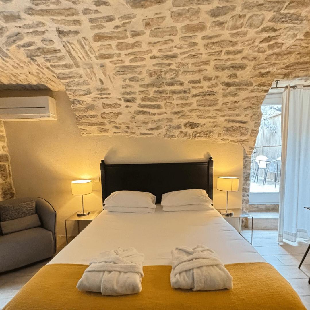 La Maison Des Vendangeurs - Table D'Hotes Le Soir Du Jeudi Au Dimanche- Jacuzzi - Balneo Spa - Acces Piscine Pour Toutes Les Chambres Sauf Studio Coquet- Piscine De Mai A Mi-Octobre Martignargues Exterior foto