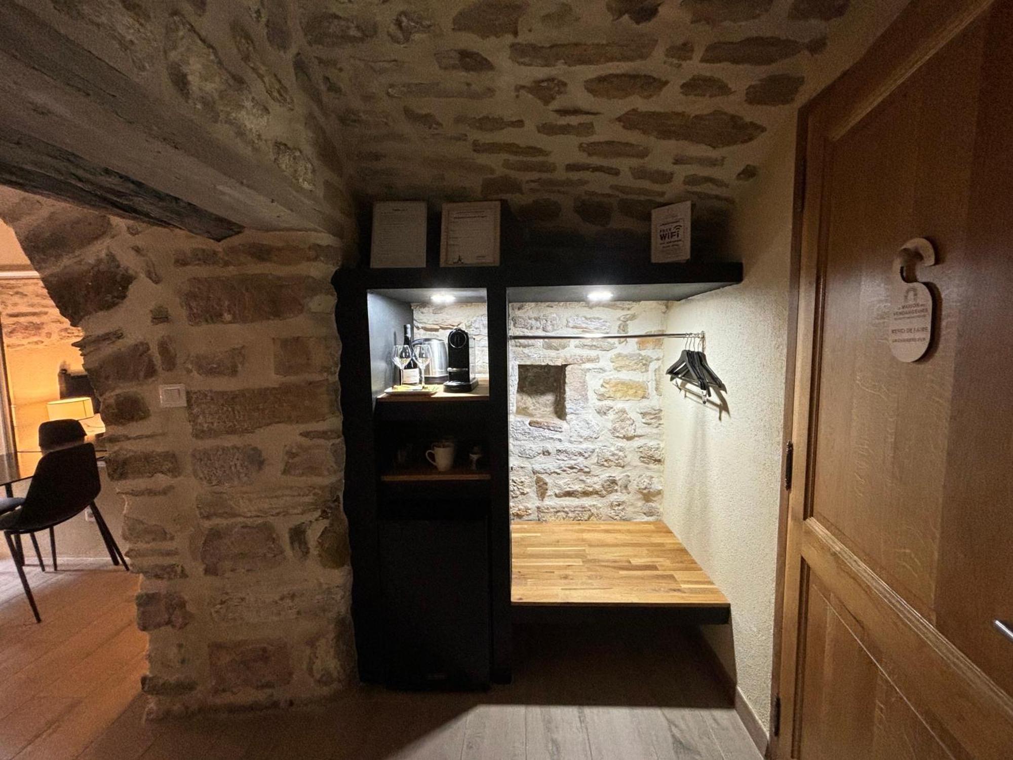 La Maison Des Vendangeurs - Table D'Hotes Le Soir Du Jeudi Au Dimanche- Jacuzzi - Balneo Spa - Acces Piscine Pour Toutes Les Chambres Sauf Studio Coquet- Piscine De Mai A Mi-Octobre Martignargues Exterior foto