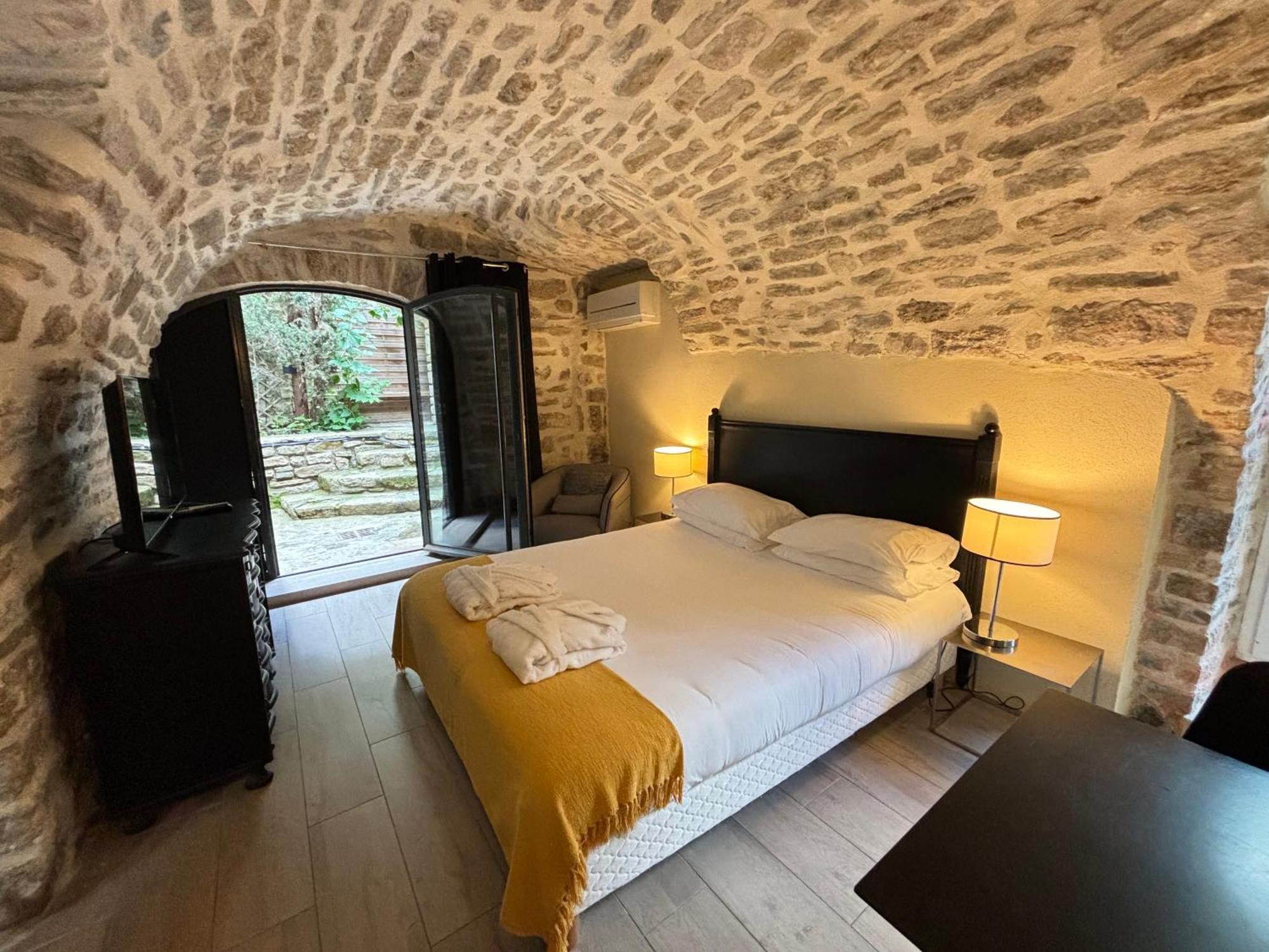 La Maison Des Vendangeurs - Table D'Hotes Le Soir Du Jeudi Au Dimanche- Jacuzzi - Balneo Spa - Acces Piscine Pour Toutes Les Chambres Sauf Studio Coquet- Piscine De Mai A Mi-Octobre Martignargues Exterior foto